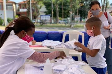 PREFEITURA DE ESPÍRITO SANTO DO PINHAL REALIZA DISTRIBUIÇÃO DE MÁSCARAS NO BAIRRO LARGO SÃO JOÃO
