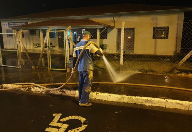 CORONAVÍRUS: Prefeitura inicia higienização das ruas de Espírito Santo do Pinhal 