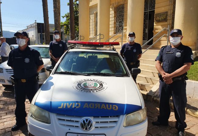 Guarda Civil Municipal emite três autos de infração por aglomeração