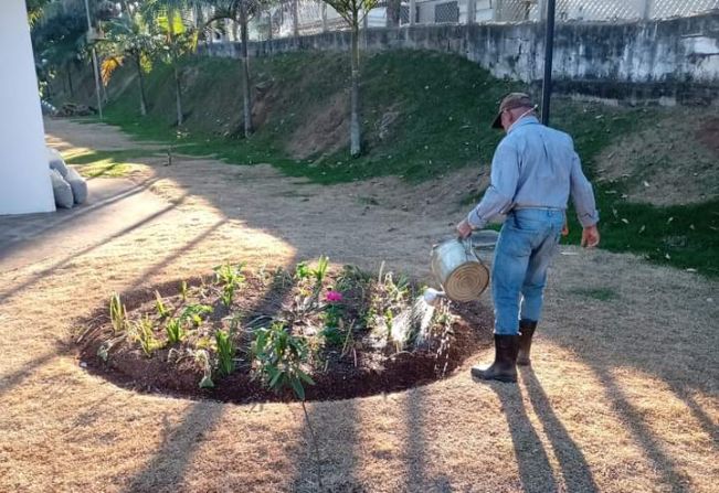 FLORES NO LAGO DA DINDA!