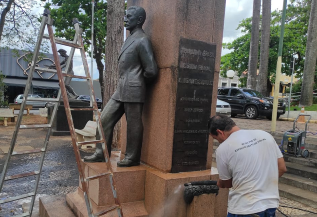 LIMPEZA DE NOSSOS MONUMENTOS HISTÓRICOS 