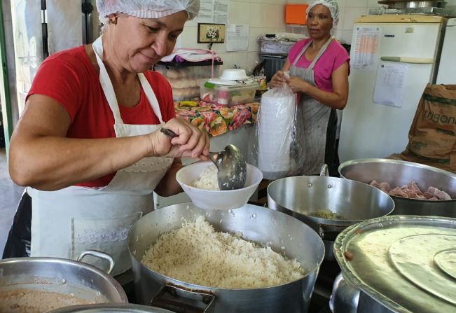 Prefeitura determina abertura da Cozinha Comunitária aos finais de semana em Espírito Santo do Pinhal 