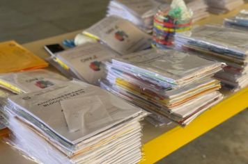 Departamento de Educação inicia nova entrega de cadernos de atividades do ensino fundamental 