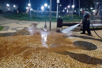 Lavagem de praças e rua. 