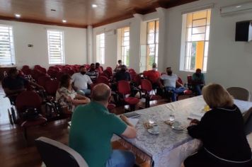 Prefeita se reuniu com o Diretor de Serviços Urbanos a Presidente do Sindicato dos Servidores Municipais, Elisabete Spinelli, e os coletores de lixo do município