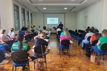 PROFISSIONAIS DE SAÚDE RECEBEM CAPACITAÇÃO EM PRIMEIROS SOCORROS