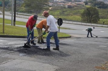 Operação tapa-buracos