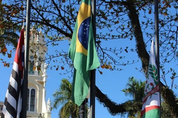  Comemoração à Independência do Brasil reuniu milhares de pessoas na manhã de hoje no centro da cidade