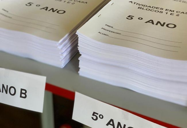 Departamento Municipal de Educação finaliza mais uma etapa da entrega dos cadernos de atividades