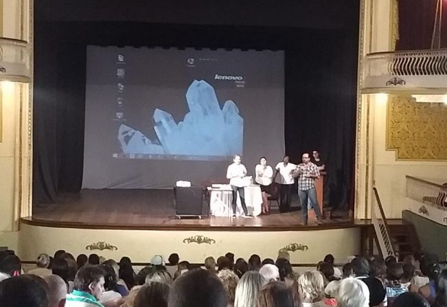 Departamento de Promoção Social e o CRAS reuniram-se para o recadastramento obrigatório no Cadastro Único 