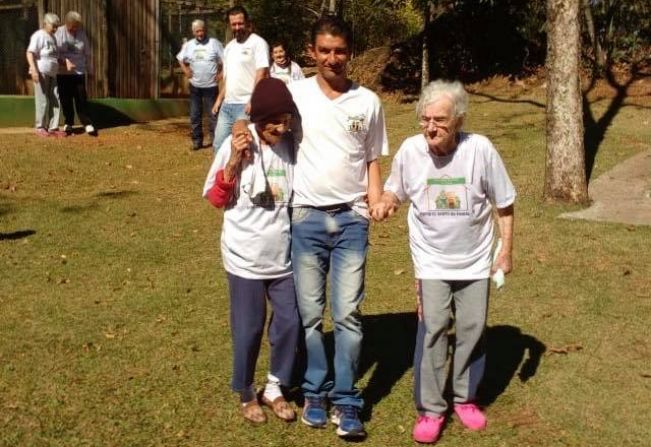 Centro Dia do Idoso visita Pousada Famiglia Barthô