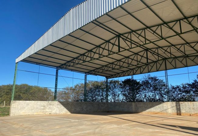 Prefeitura de Espírito Santo do Pinhal inicia nivelamento do pátio do transbordo municipal 