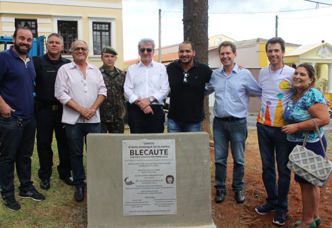 Realizado o descerramento da placa em homenagem ao cantor e compositor pinhalense Blecaute