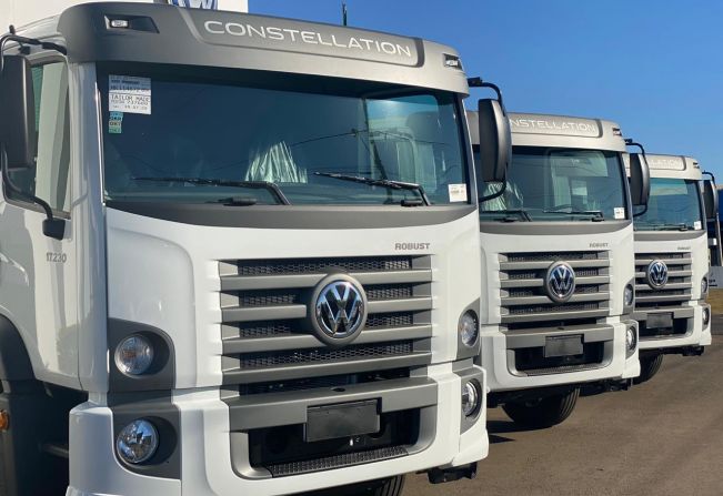 Prefeitura de Espírito Santo do Pinhal adquire novos veículos para coleta de resíduos sólidos