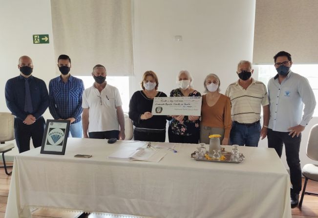 Prefeitura Municipal realizou a entrega do cheque no valor de R$110 mil, para o Instituto Bezerra de Menezes.