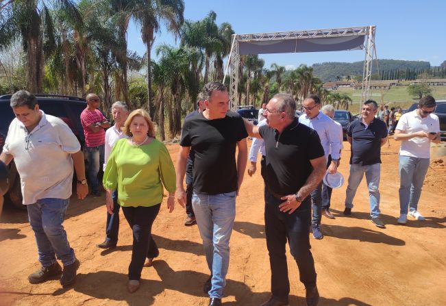 ASSINATURA DO AUTORIZO PARA A CONSTRUÇÃO DAS CASAS POPULARES