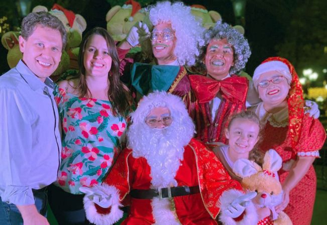 “Mini Parada” e “Chegada do Papai Noel” agitam as comemorações do Natal na cidade 