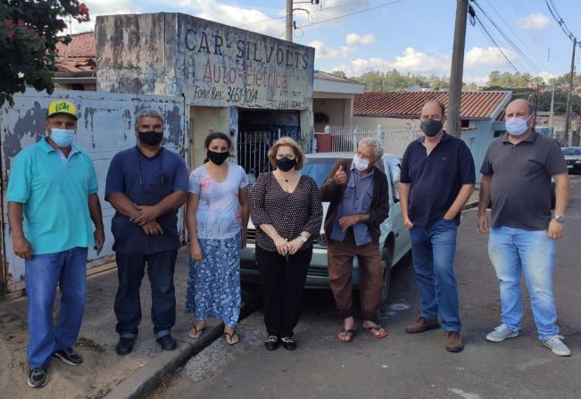 Departamento de Serviços Urbanos realizou a limpeza de um terreno que vinha causando problemas aos moradores 